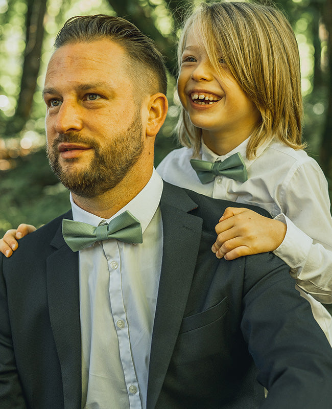 Grüne Fliegen Nr. 1 Vater und Sohn Polyester „Lucien“ Grüne Fliegen Nr. 1 Vater und Sohn Polyester „Lucien“